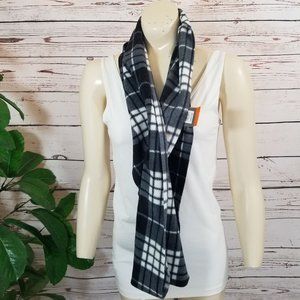 NEW Old Navy Infinity warm Scarf Gray Black Plaid Super soft Go-warm
